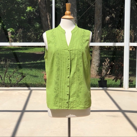 SOLD Susan Bristol Woman Linen Blend Top - Picture 2 of 8